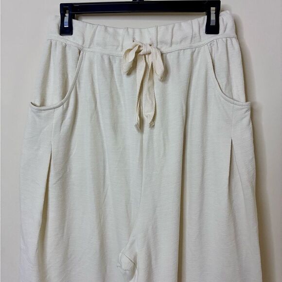NWT Free People Winona Cropped Pants in Nilla Cream - Picture 5 of 6